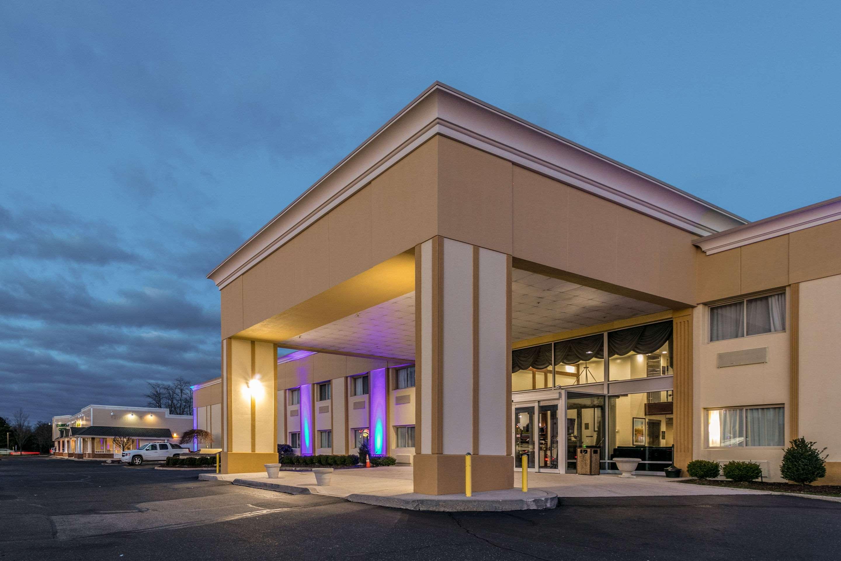 Comfort Inn Medford-Long Island エクステリア 写真