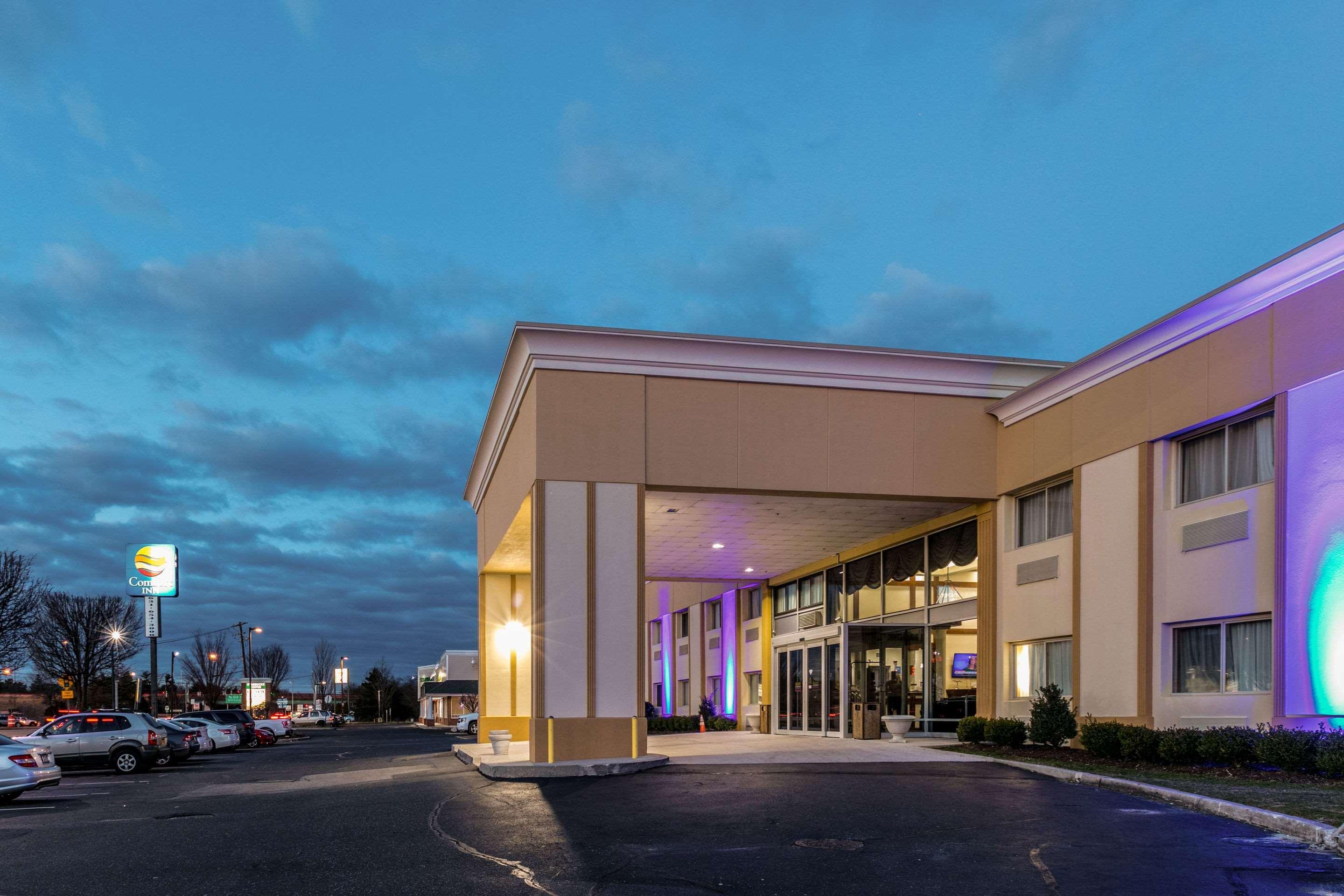 Comfort Inn Medford-Long Island エクステリア 写真
