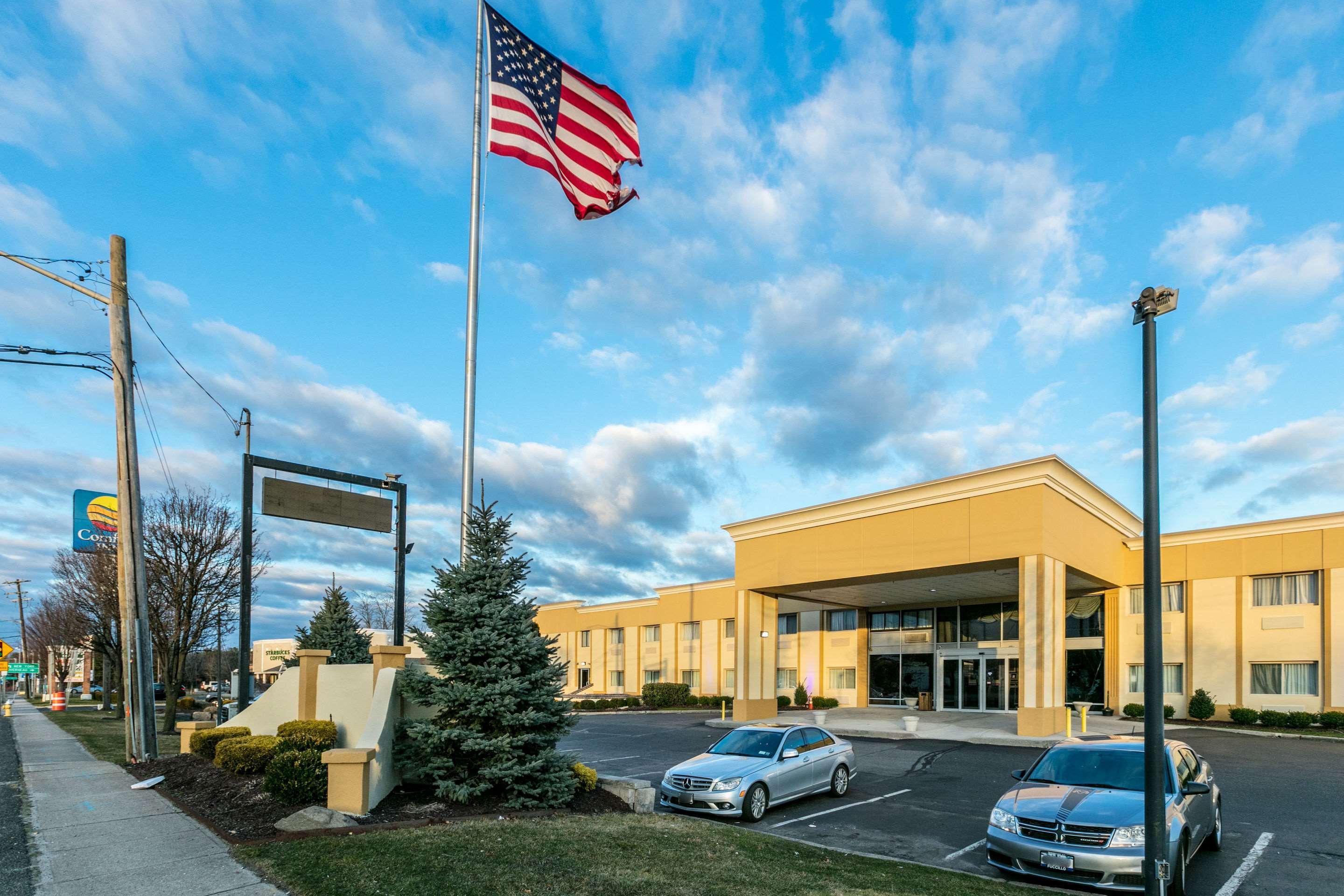 Comfort Inn Medford-Long Island エクステリア 写真